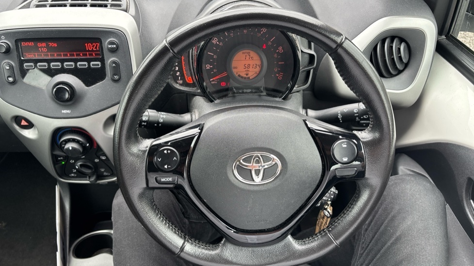 Toyota Aygo X-press White #10