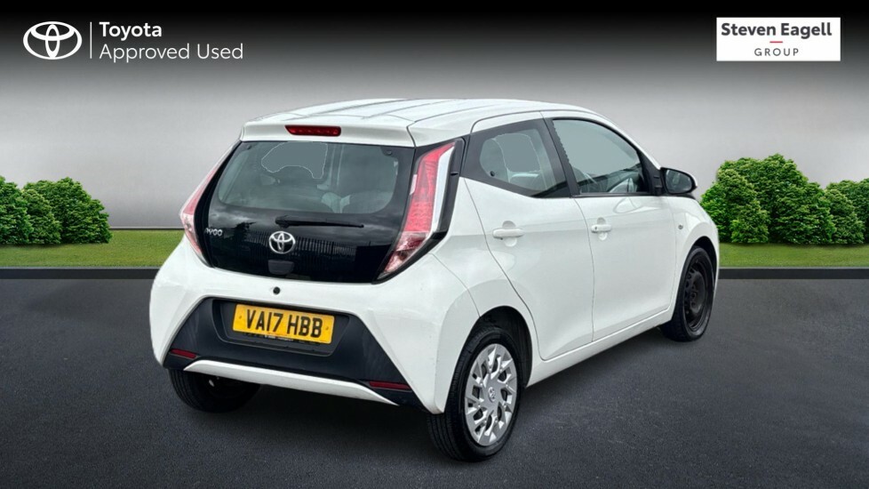 Toyota Aygo 1.0 Vvt-i X-play Euro 6 White #2