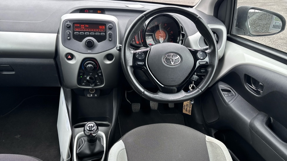 Toyota Aygo 1.0 Vvt-i X-play Euro 6 White #6