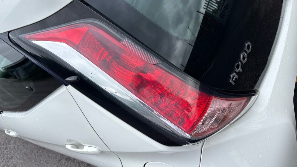 Toyota Aygo X-press White #21