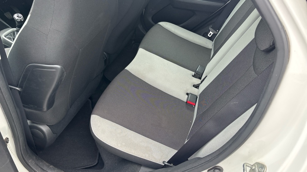 Toyota Aygo X-press White #15
