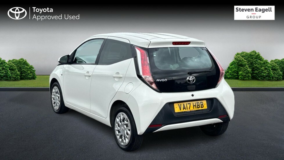 Toyota Aygo 1.0 Vvt-i X-play Euro 6 White #4