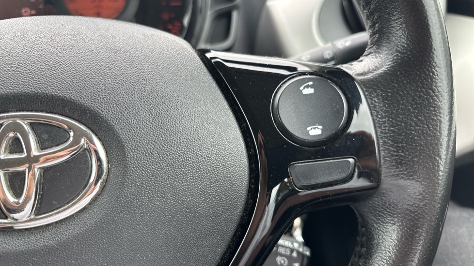 Toyota Aygo X-press White #31