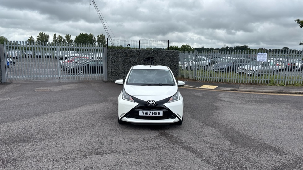 Toyota Aygo X-press White #22