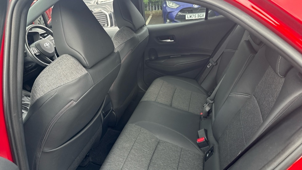 Toyota Corolla 2.0 Vvt-i Hybrid Trek Black #15