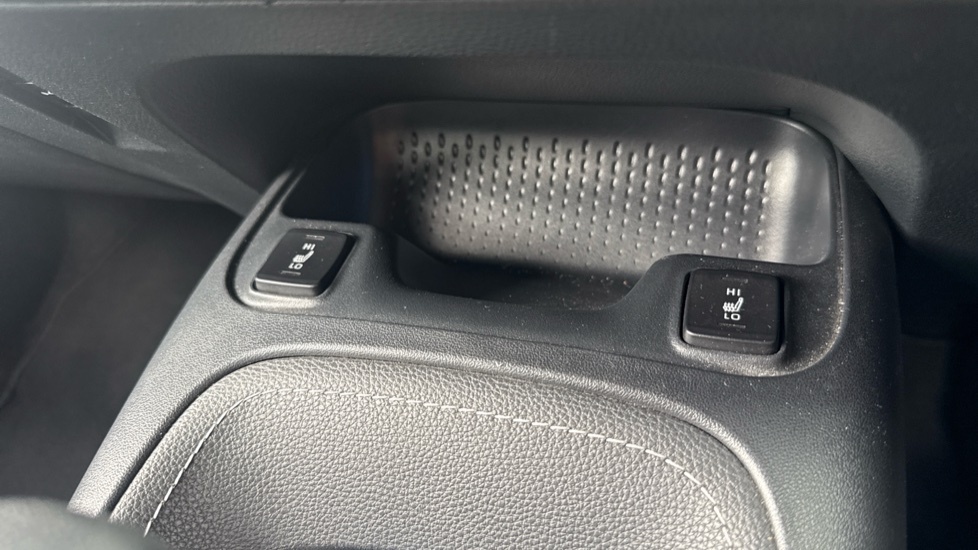 Toyota Corolla 2.0 Vvt-i Hybrid Trek Black #40