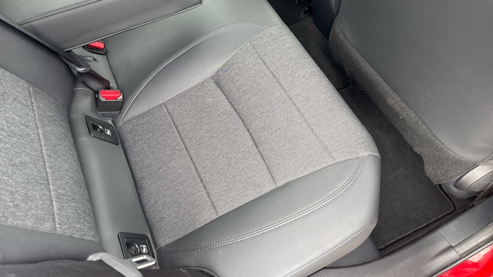 Toyota Corolla 2.0 Vvt-i Hybrid Trek Black #17