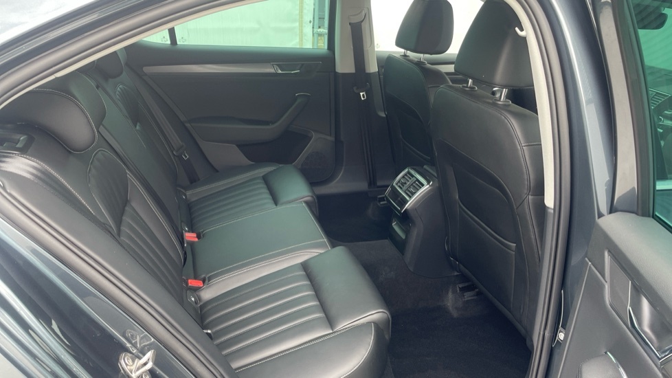 Skoda Superb 2.0 Tdi Cr 122 Se Technology Dsg Black #9
