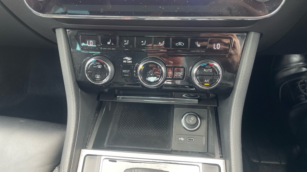 Skoda Superb 2.0 Tdi Cr 122 Se Technology Dsg Black #18