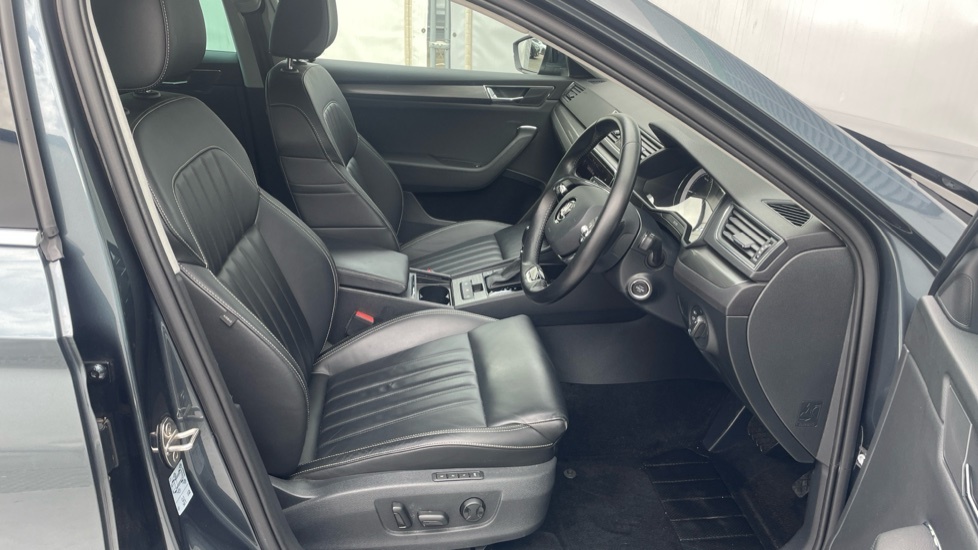 Skoda Superb 2.0 Tdi Cr 122 Se Technology Dsg Black #13
