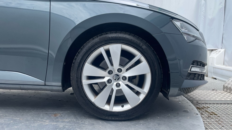 Skoda Superb 2.0 Tdi Cr 122 Se Technology Dsg Black #24