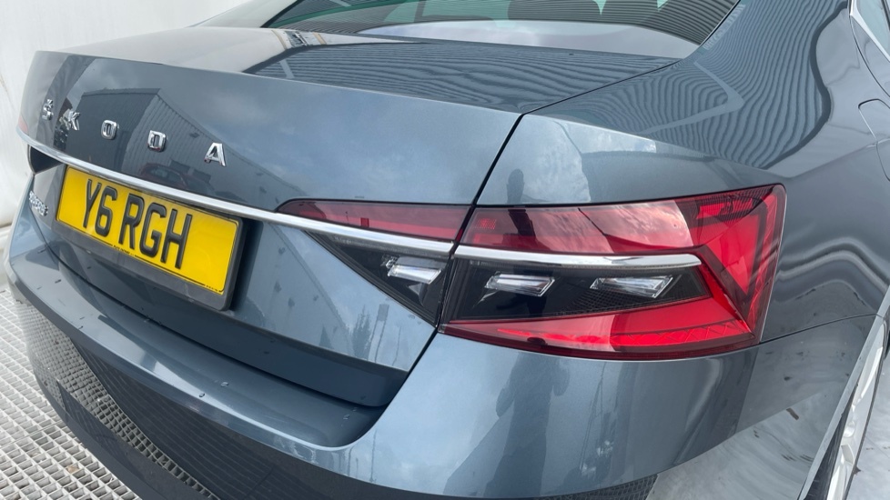 Skoda Superb 2.0 Tdi Cr 122 Se Technology Dsg Black #22
