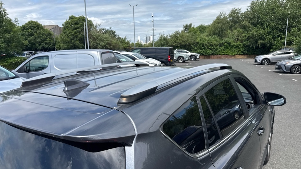 Toyota Rav 4 Excel Tss Hev Cvt White #36