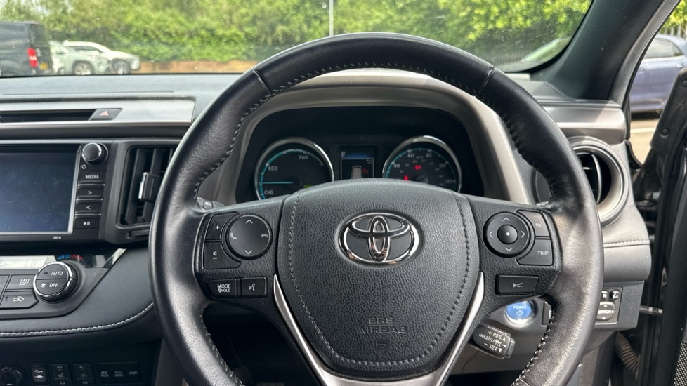 Toyota Rav 4 Excel Tss Hev Cvt White #7