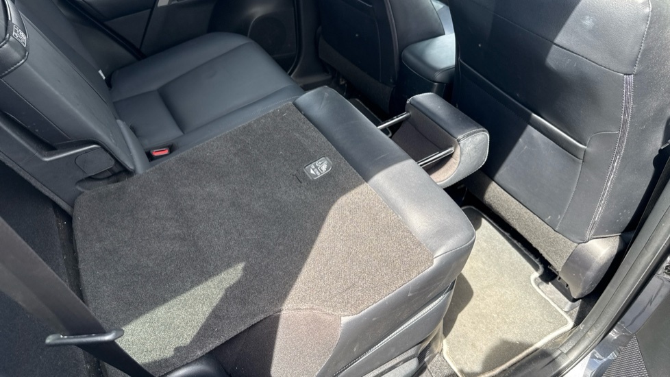 Toyota Rav 4 Excel Tss Hev Cvt White #18