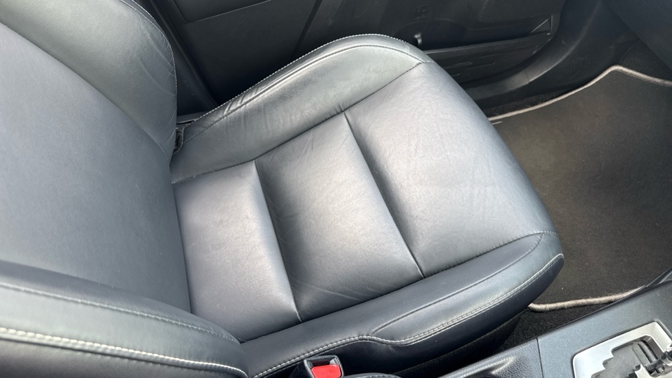 Toyota Rav 4 Excel Tss Hev Cvt White #17