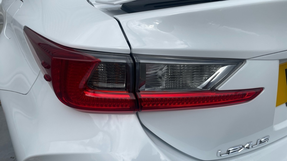 Lexus RC 300H F Sport White #22