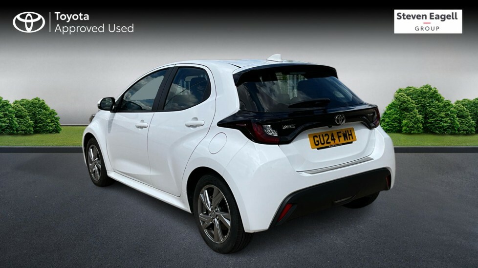 Toyota Yaris 1.5 Vvt-h Icon E-cvt Euro 6 Ss GU24FWH White #4