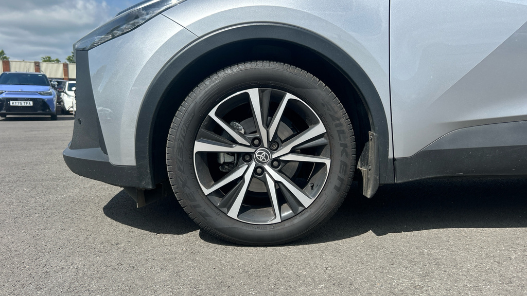 Toyota C-Hr Design White #25