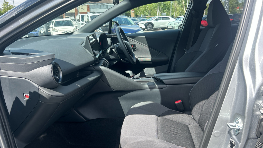 Toyota C-Hr 1.8 Vvt-h Design Cvt Euro 6 Ss Silver #5