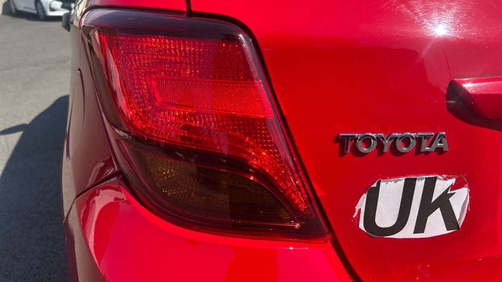 Toyota Yaris Hatchback 201564 #20