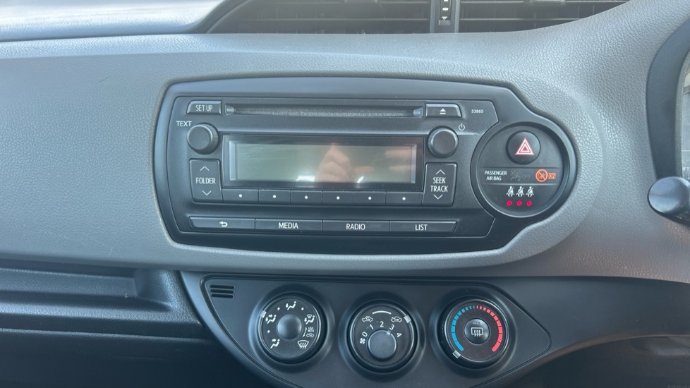 Toyota Yaris Hatchback 201564 #9