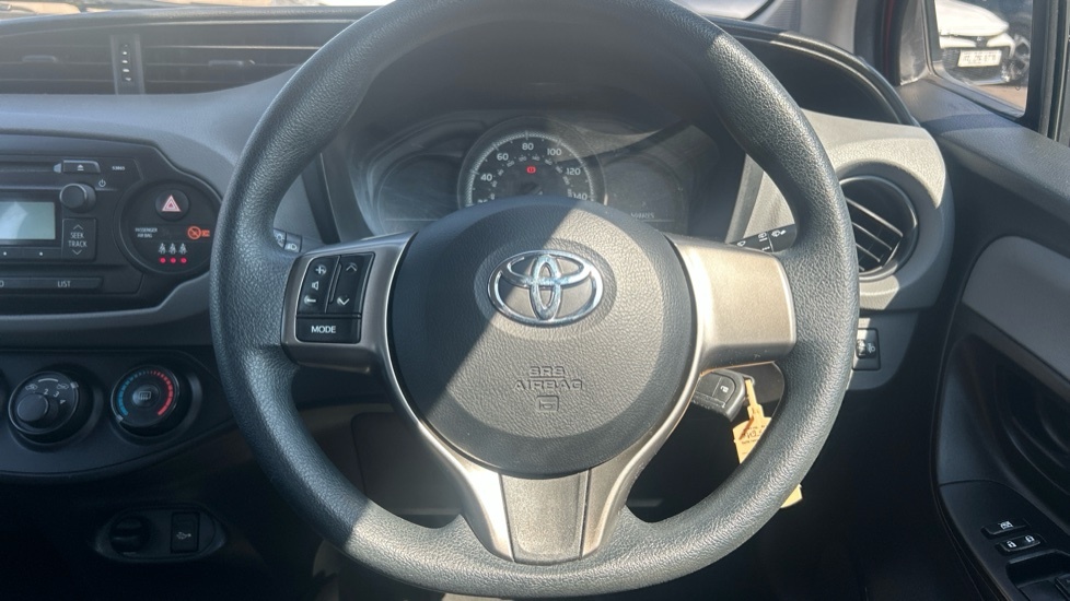 Toyota Yaris Hatchback 201564 #10