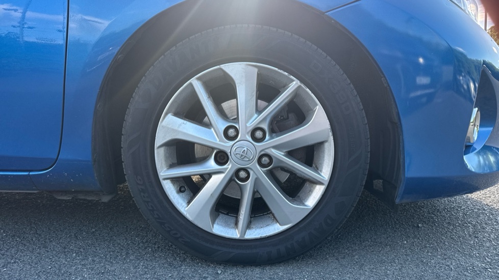 Toyota Auris Hatchback Blue #25