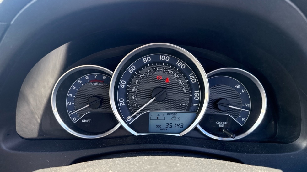 Toyota Auris Hatchback Blue #11