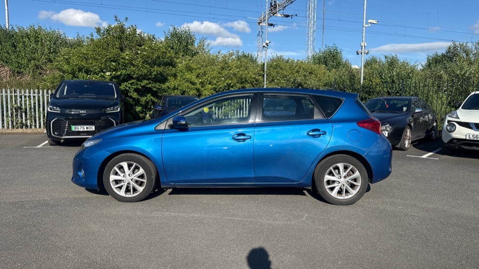 Toyota Auris Hatchback Blue #24