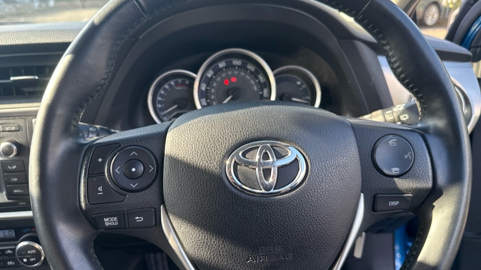 Toyota Auris Hatchback Blue #10