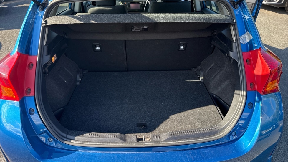 Toyota Auris Hatchback Blue #13