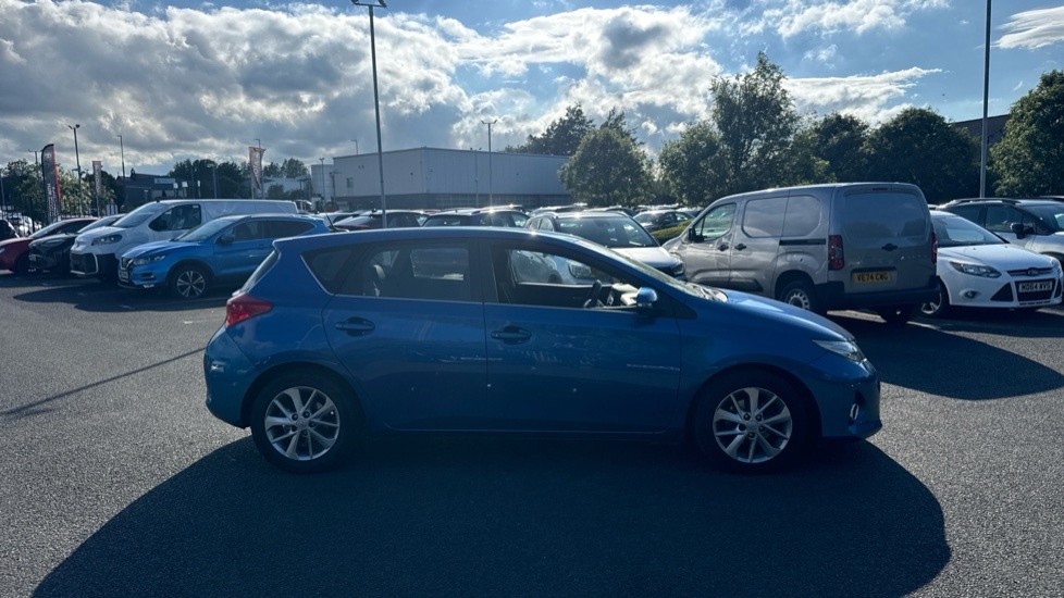 Toyota Auris Hatchback Blue #23
