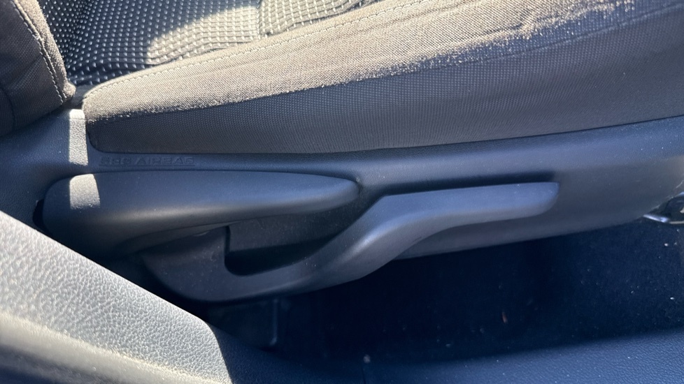 Toyota Auris Hatchback Blue #30