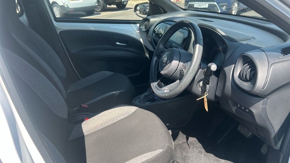 Toyota Aygo X 1.0 Vvt-i Edge Black #12