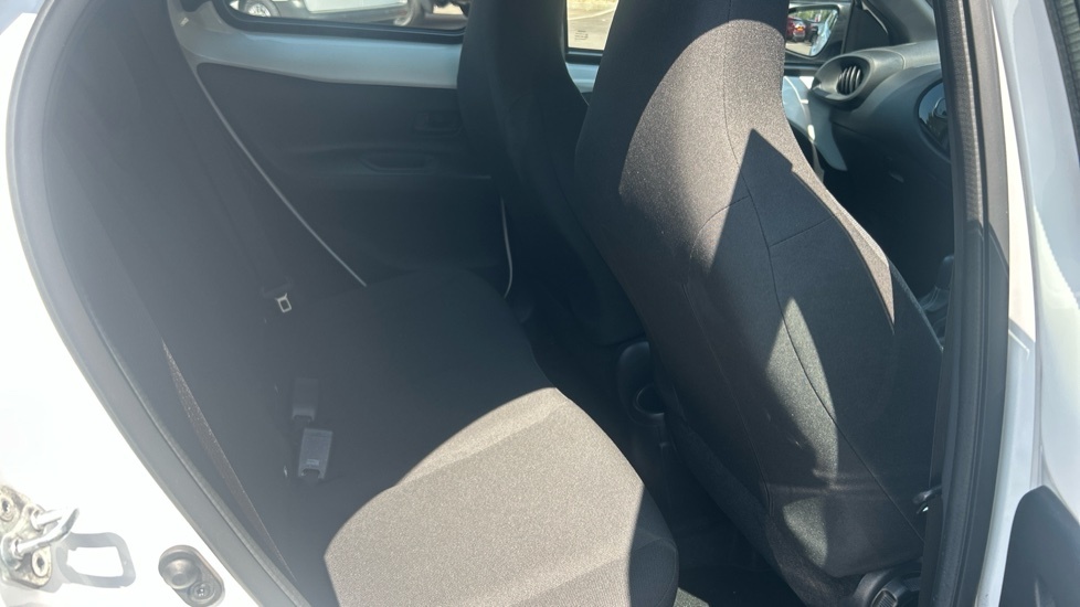 Toyota Aygo X 1.0 Vvt-i Edge Black #8