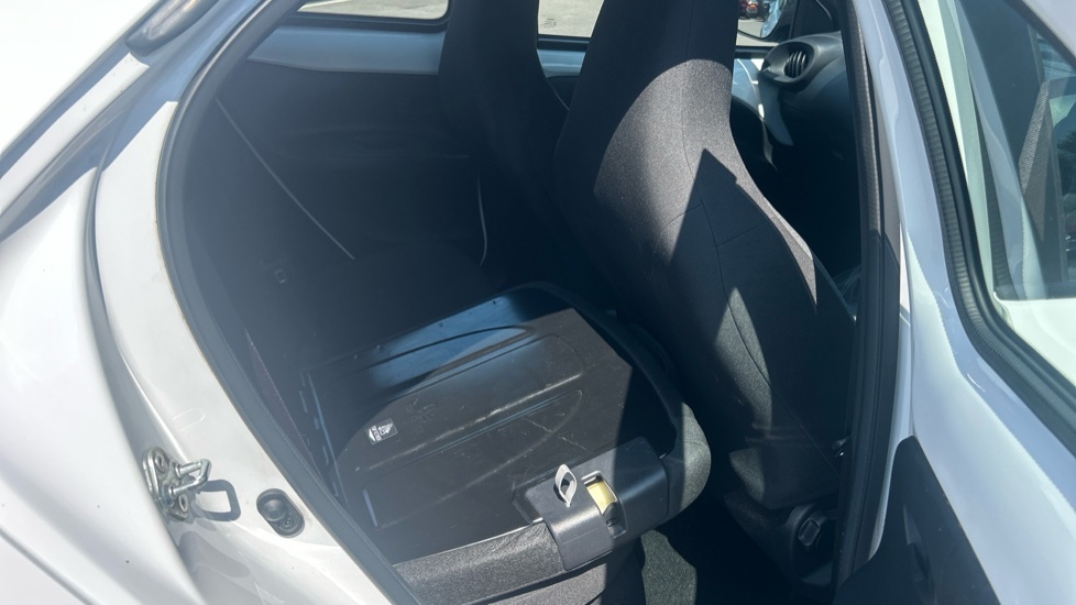 Toyota Aygo X 1.0 Vvt-i Edge Black #18