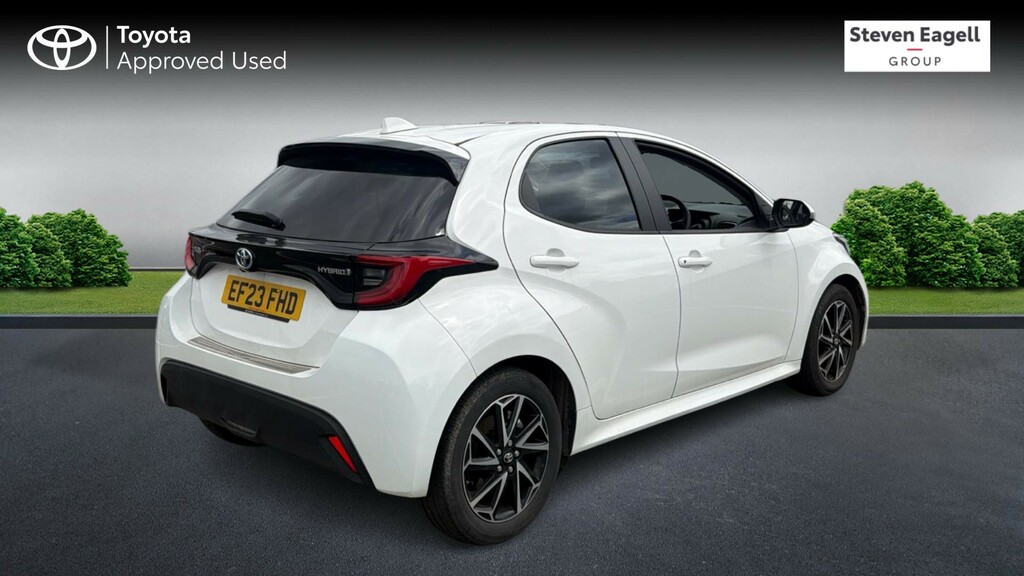 Toyota Yaris 1.5 Vvt-h Design E-cvt Euro 6 Ss White #2