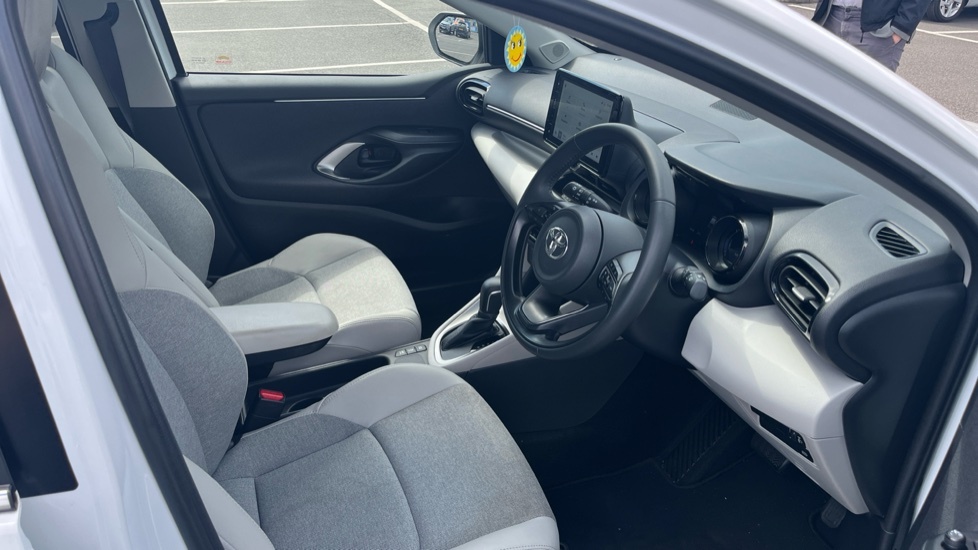 Toyota Yaris Hatchback Black #12