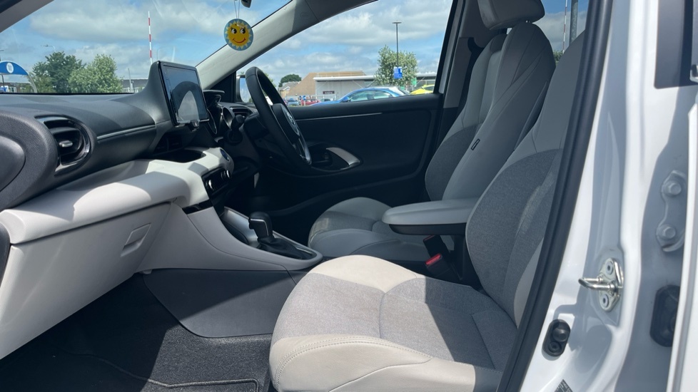 Toyota Yaris 1.5 Vvt-h Excel E-cvt Euro 6 Ss White #5