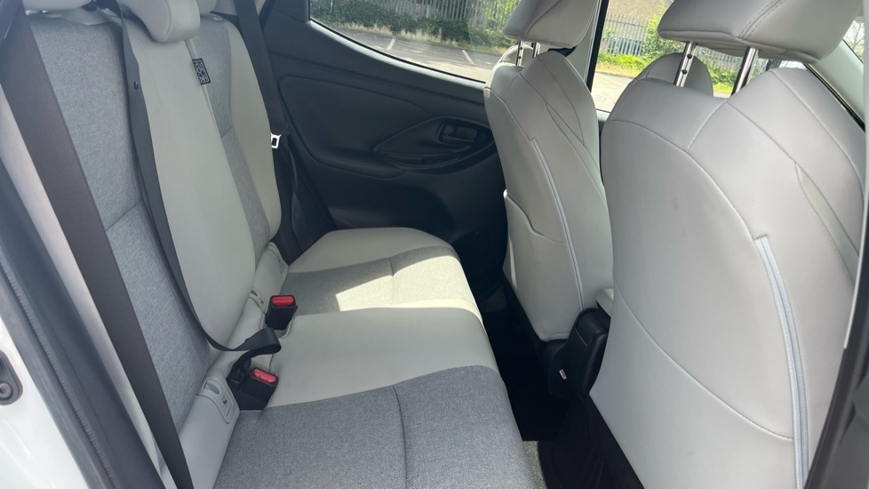 Toyota Yaris Hatchback Black #8