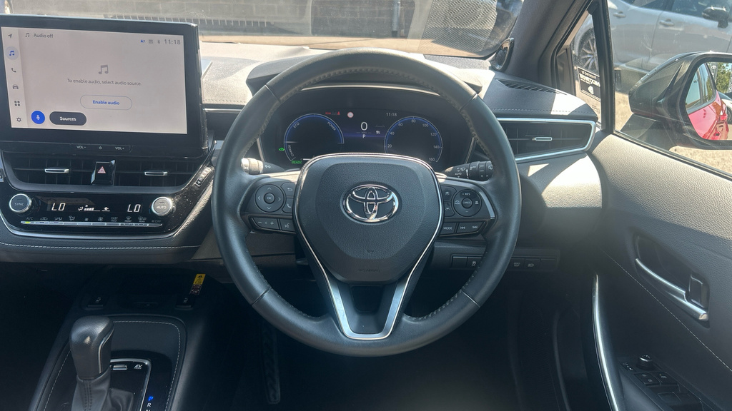 Toyota Corolla Icon White #7