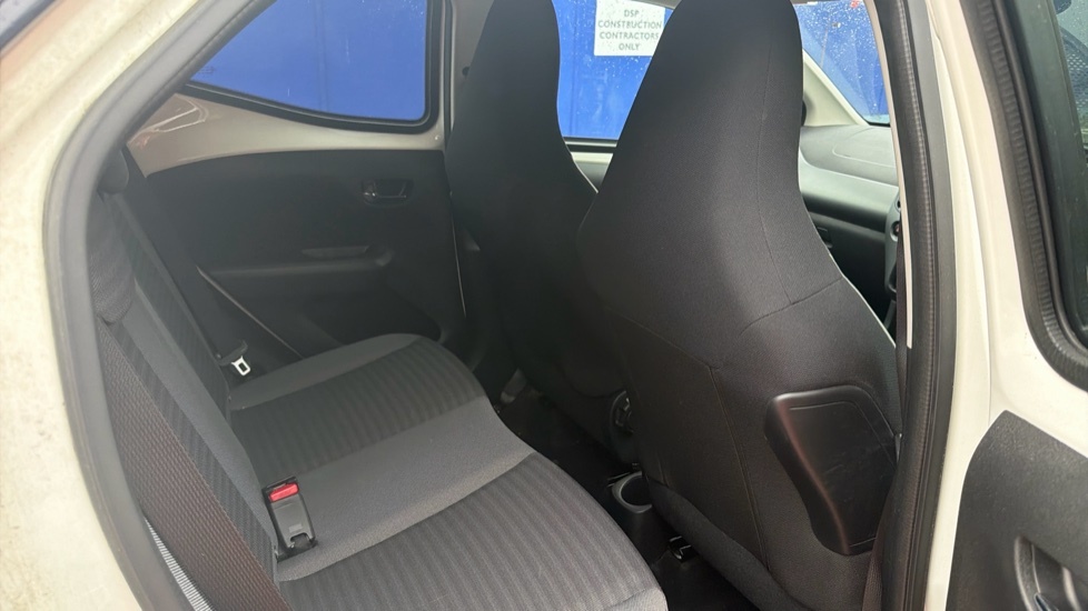 Toyota Aygo Hatchback #8
