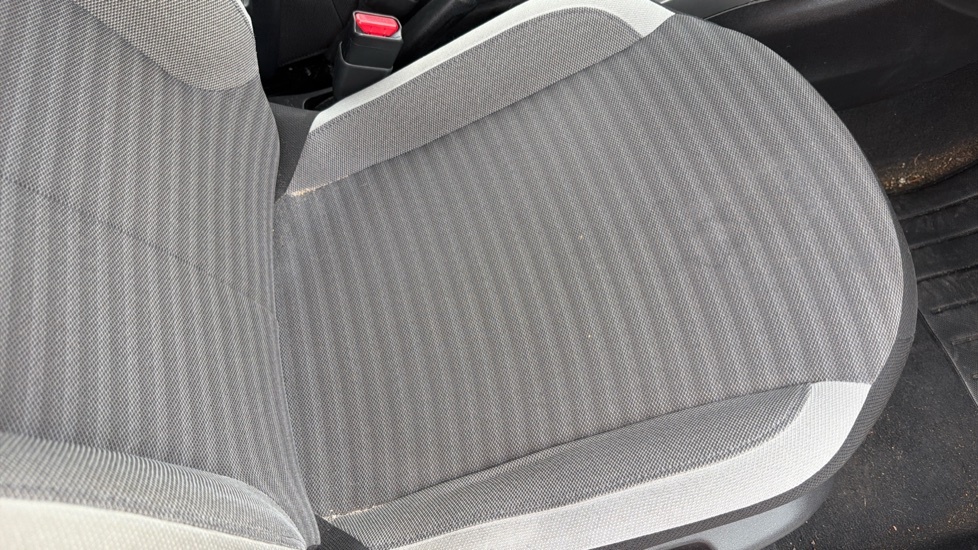 Toyota Aygo Hatchback #17
