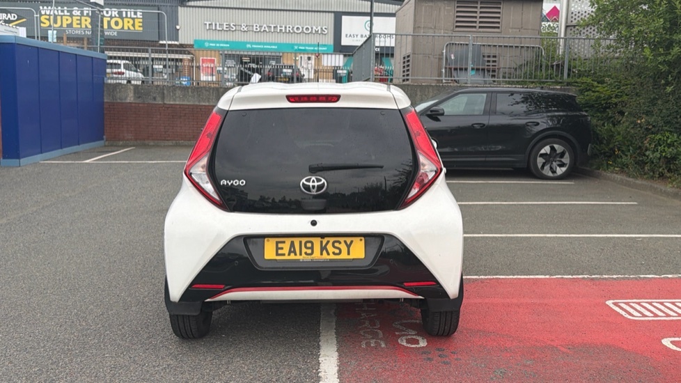 Toyota Aygo Hatchback #25