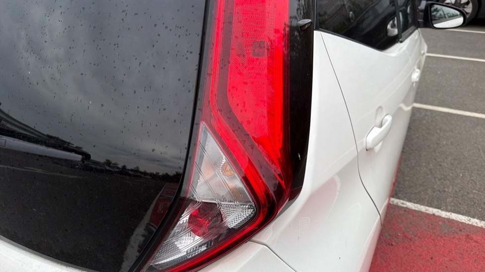 Toyota Aygo Hatchback #21