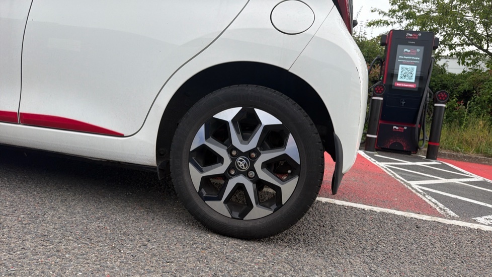 Toyota Aygo Hatchback #24