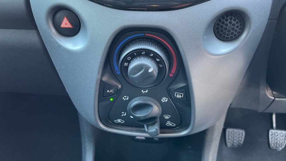 Toyota Aygo Hatchback #40
