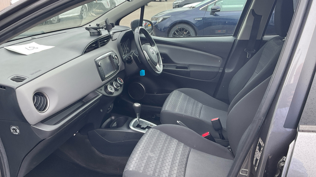 Toyota Yaris 1.33 Dual Vvt-i Icon Multidrive S Euro 6 Grey #5