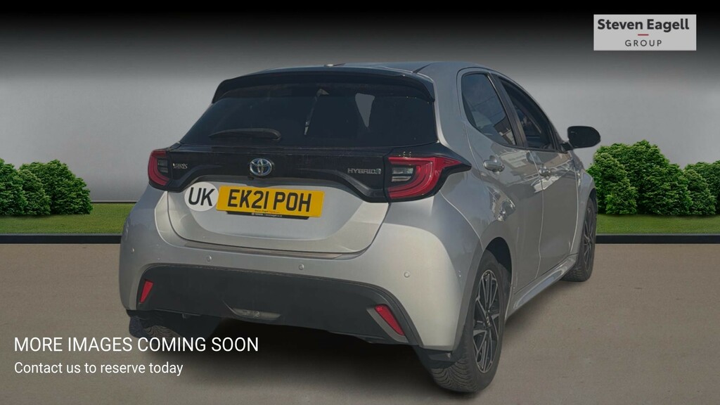 Toyota Yaris Dynamic Hatchback 1.5 Hybrid  #4